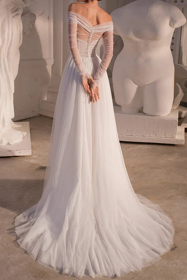 Abito da sposa da spiaggia a trapezio con maniche lunghe e strascico, senza spalline e perle